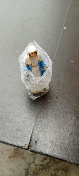 Statue religieuse en résine