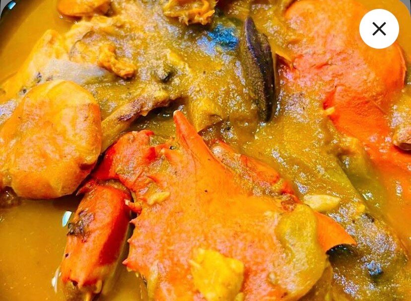 Crabe épicé en sauce