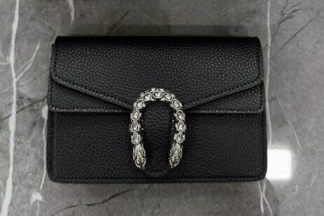 Стильная чёрная сумка из натуральной кожи