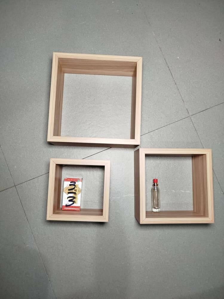 Étagère de décoration murale .