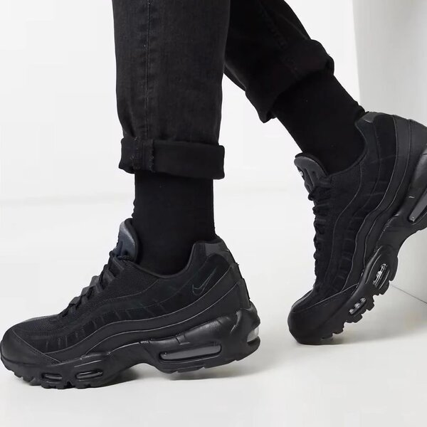 Chaussures de sport noires élégantes
