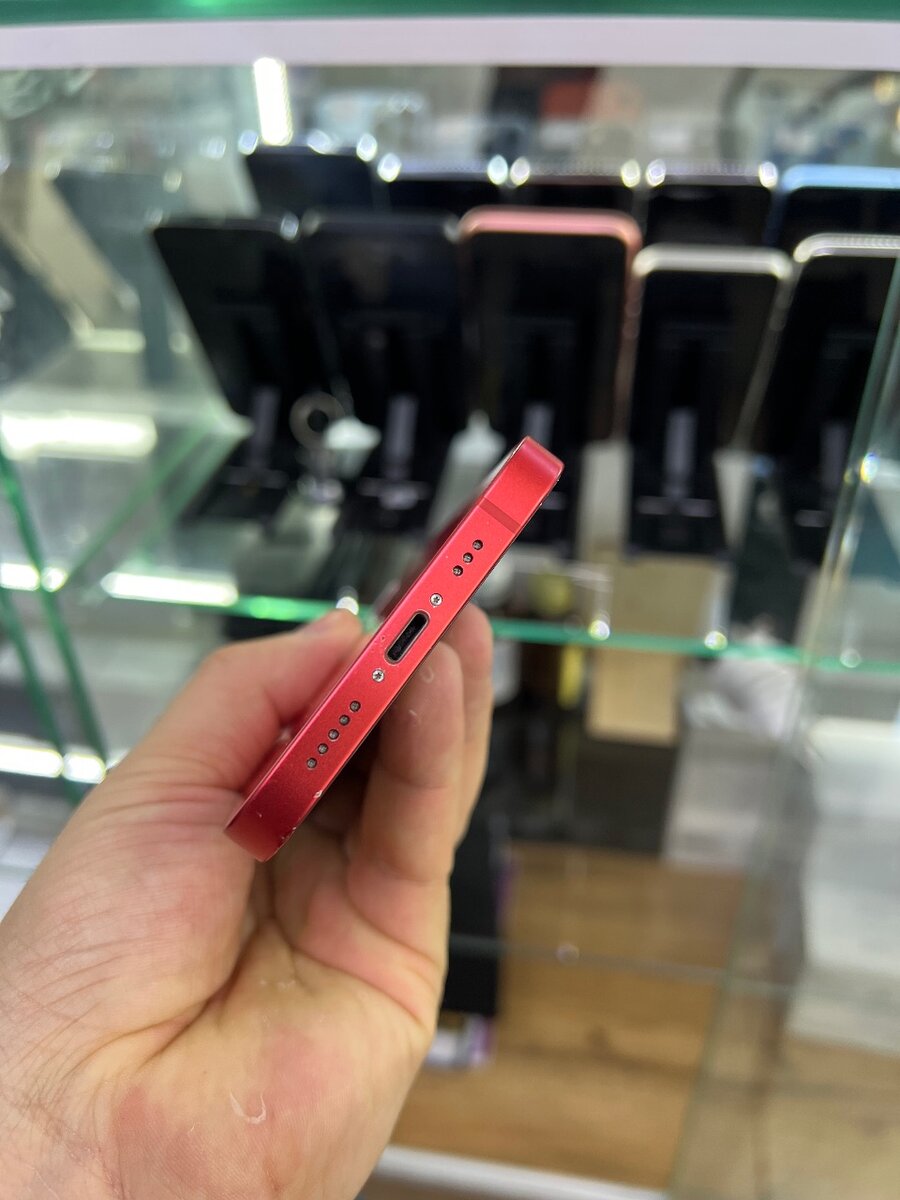 Айфон 12. 64гига