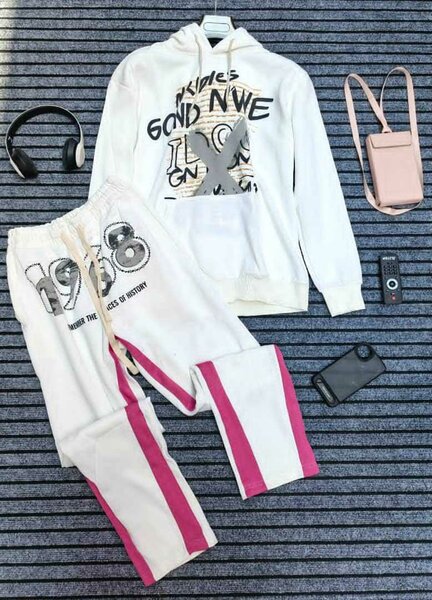 Ensemble décontracté hoodie et pantalon