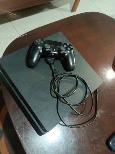PS4 slim 1 tera + 1 manette