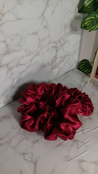 Chouchou en satin rouge