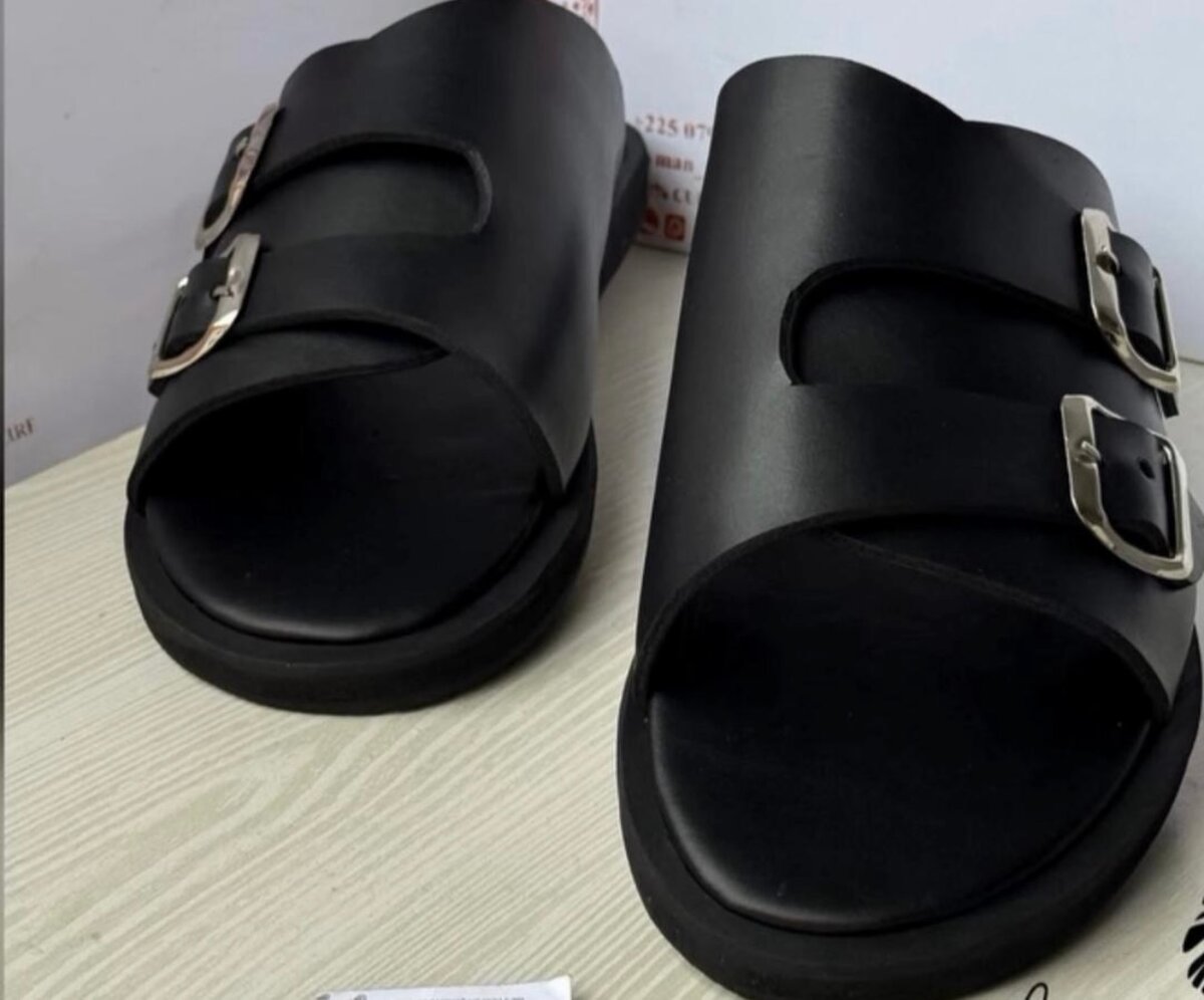 Sandales en cuir noir