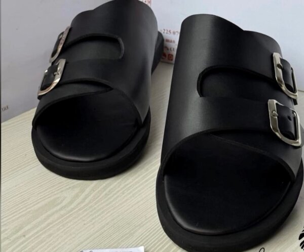 Sandales en cuir noir