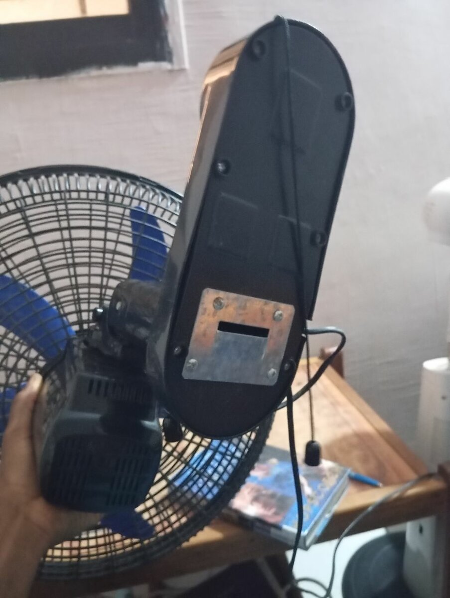 Ventilateur mural oscillant