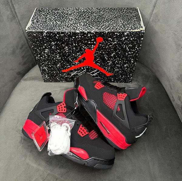Nike Jordan 4