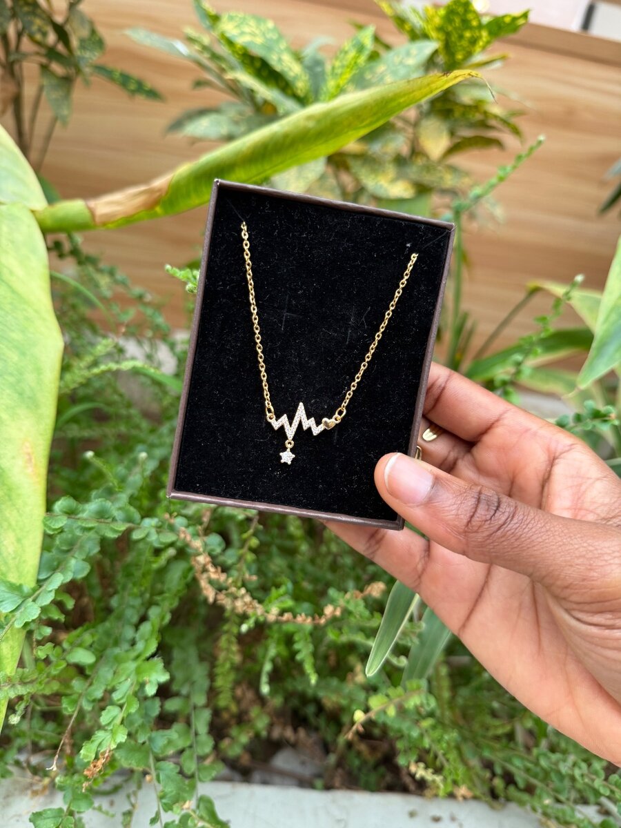 Collier Pendentif Doré Élégant