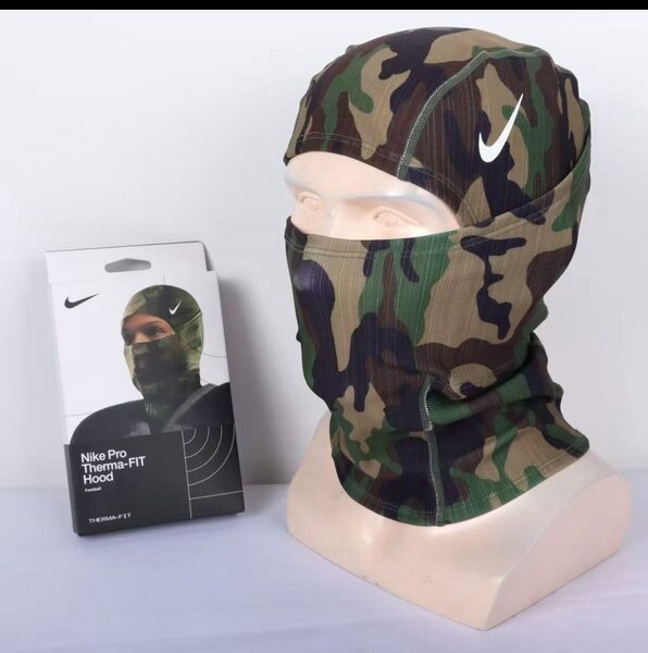 Nike Pro Therma-FIT Hood