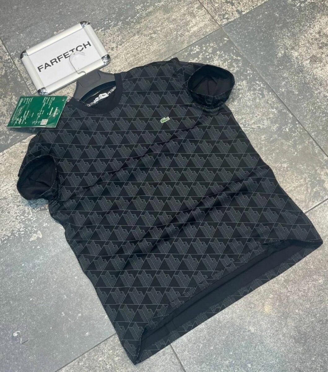 Футболка от Lacoste