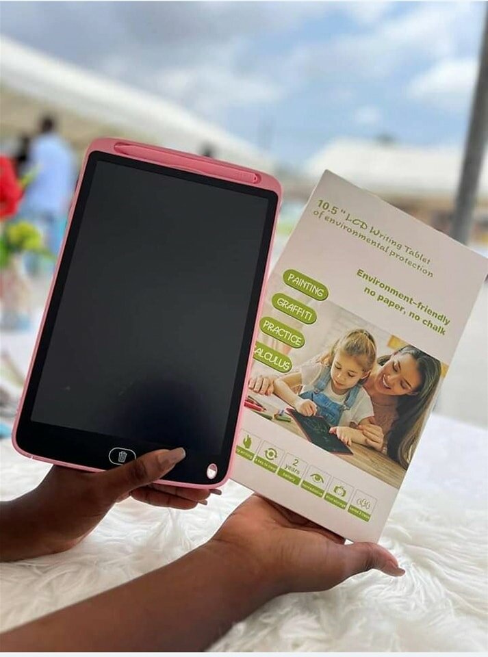 Ardoise Électronique : 10.5 pouces.