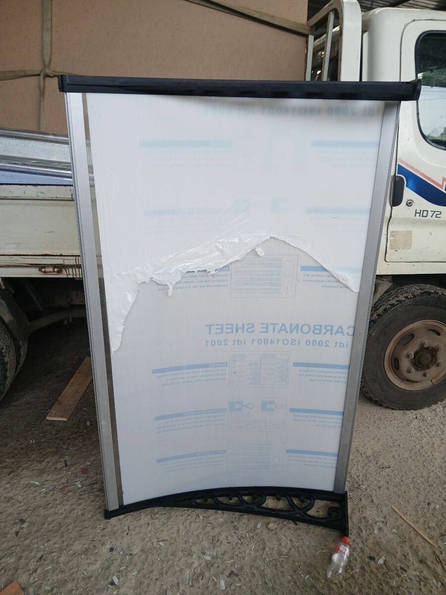 Auvent de porte élégant