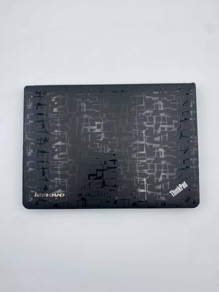 Lenovo Thinkpad x121e 11 inches Screen S