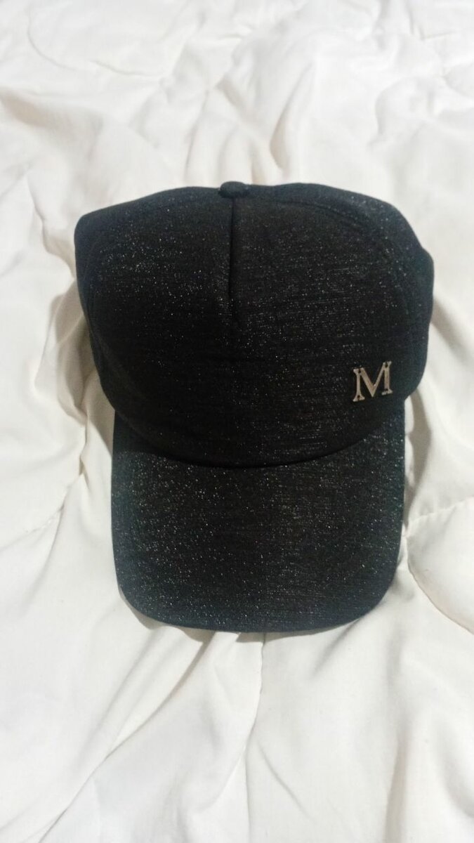 Casquette noire élégante M