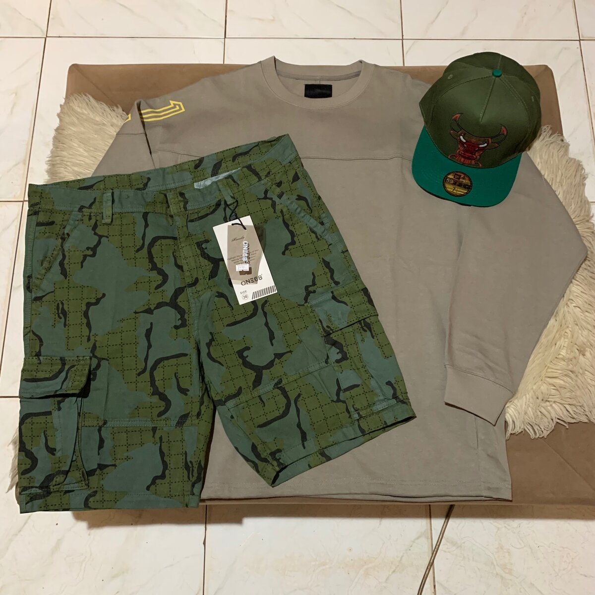 Shorts, sweater and Cap