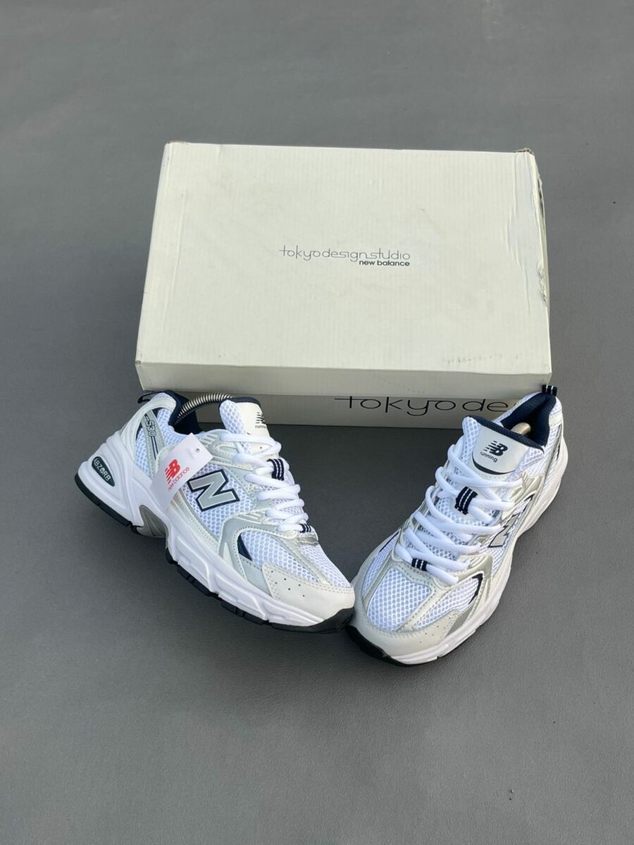 Baskets New Balance 2002R