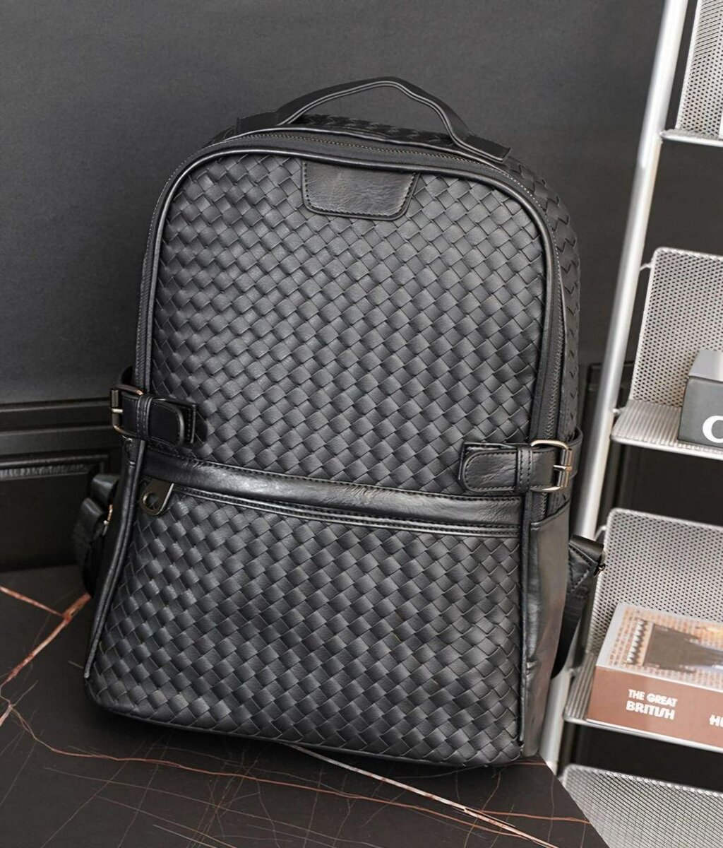 Sac à dos en cuir noir élégant