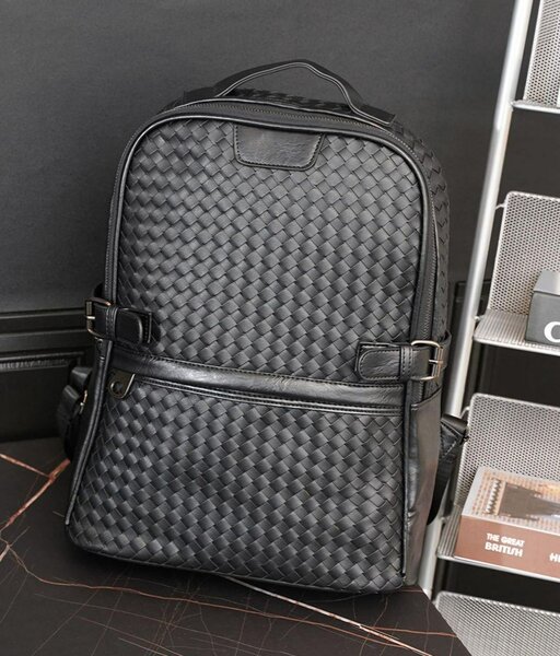 Sac à dos en cuir noir élégant