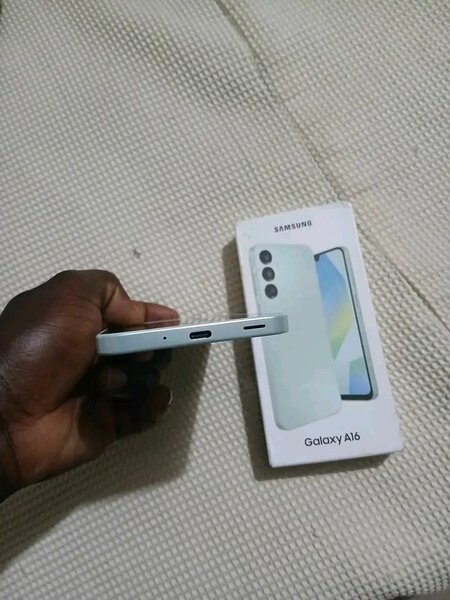 Samsung Galaxy A16 Smartphone