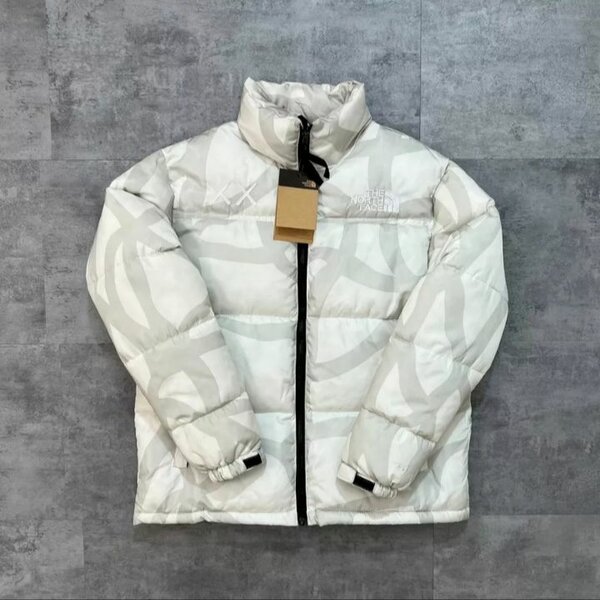 Куртка почти новая  THF 700