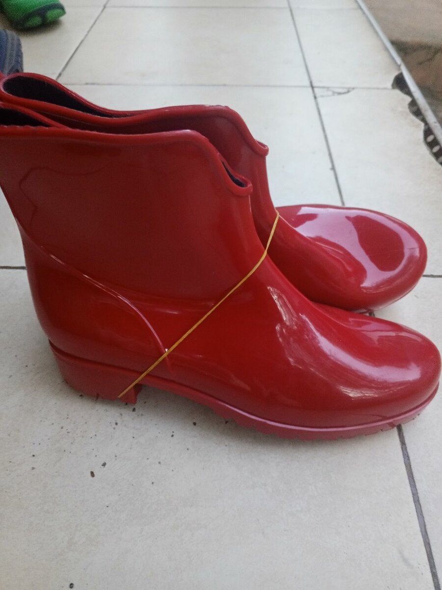Rain boots/ ankle boots