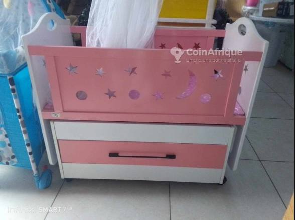 Berceau en bois rose