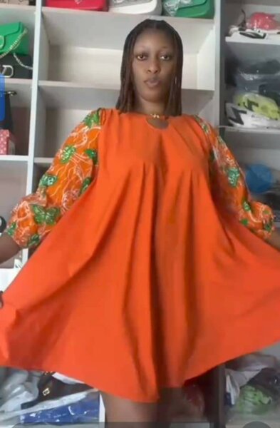 Robe au motifs du pagne du 8 mars