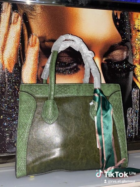 Sac à main en cuir chic