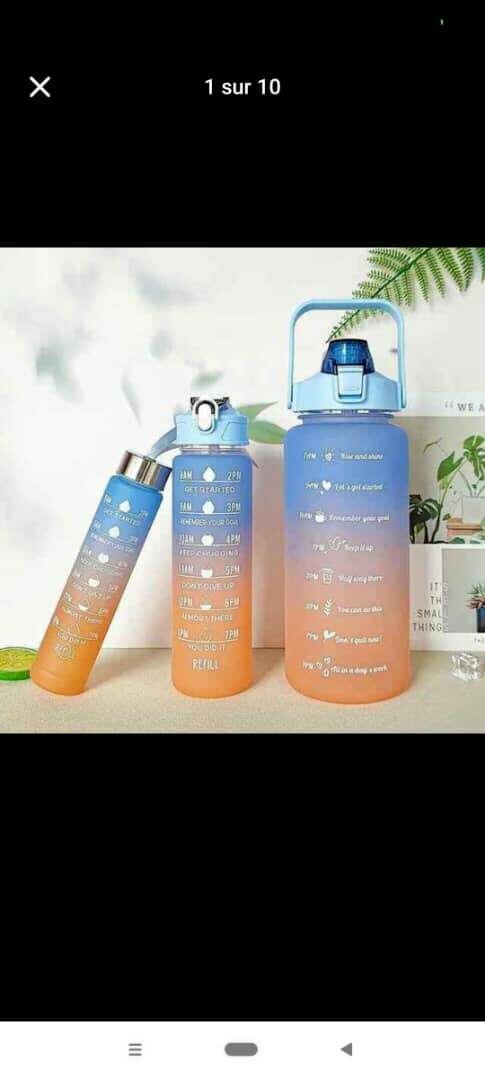 Bouteille d'eau graduée colorée