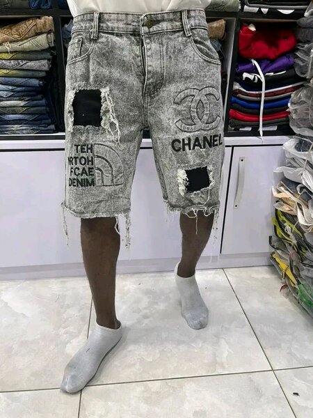 Shorts en denim gris délavé