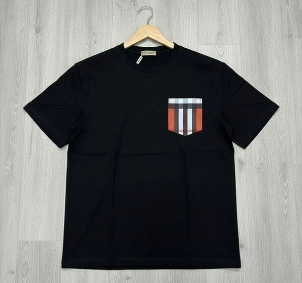 T-shirt graphique tendance