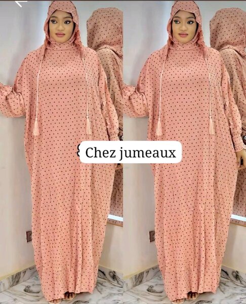 Robe Hijab à Pois Élégante