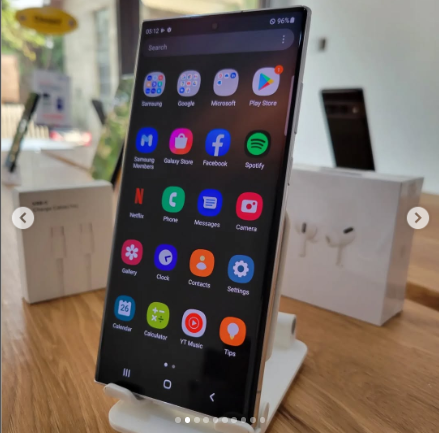 Samsung_Galaxy_S23_Ultra ( very neat )