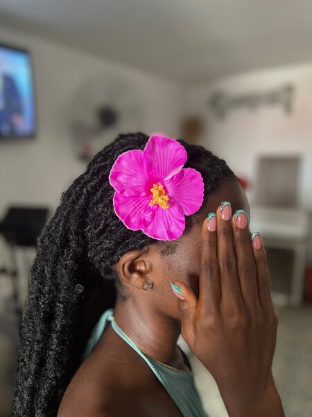 Barrette fleur rose élégante