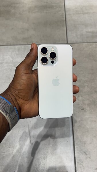 15 pro max 256gig eSim unlock