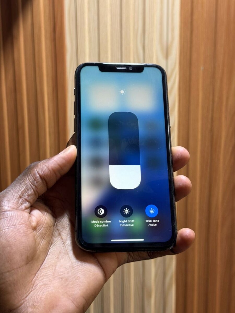 iPhone 11pro 64giga tout passe propre