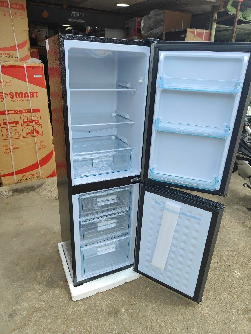 Réfrigérateur combiné moderne