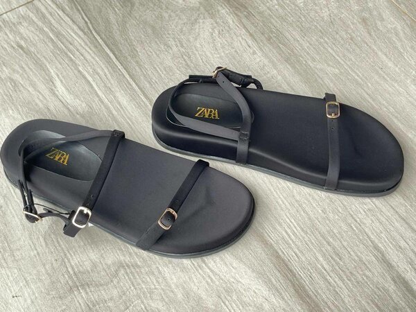 Zara black slippers