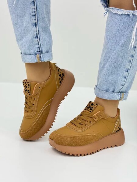 Baskets tendance en cuir marron