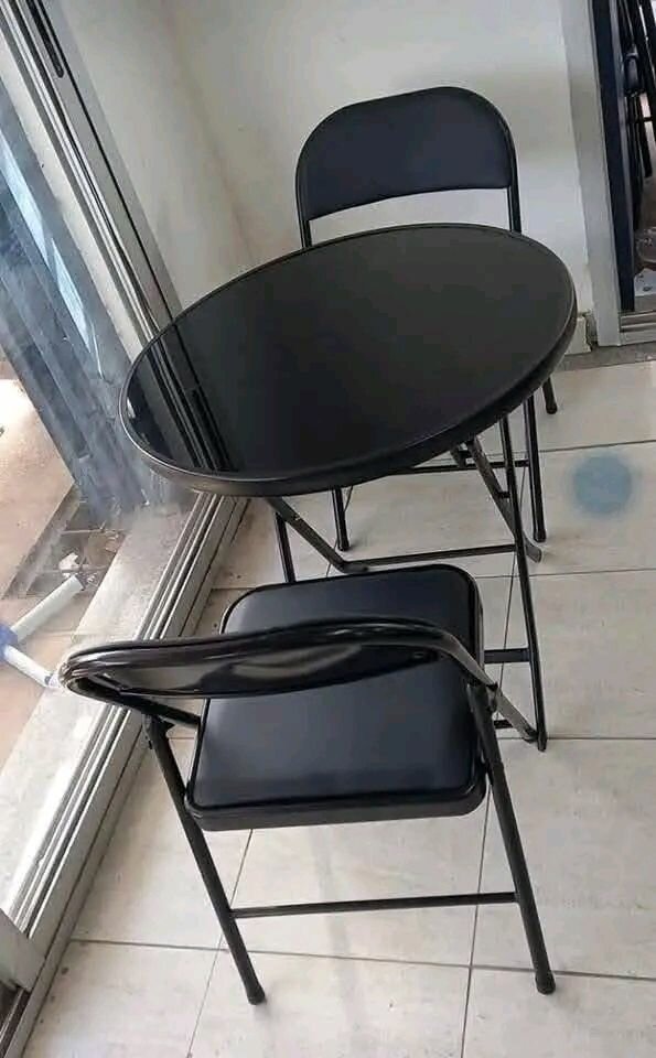 Ensemble table et chaises pliantes