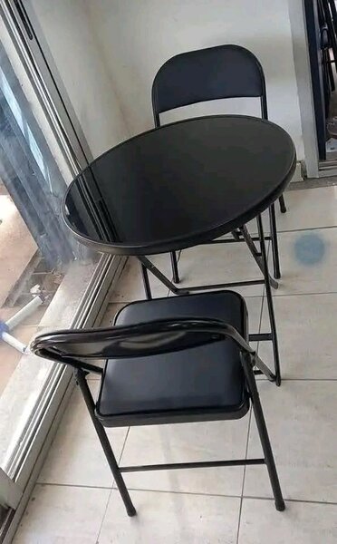 Ensemble table et chaises pliantes