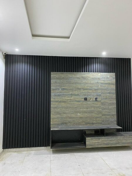 Wardrobe/Productshelves/TV con