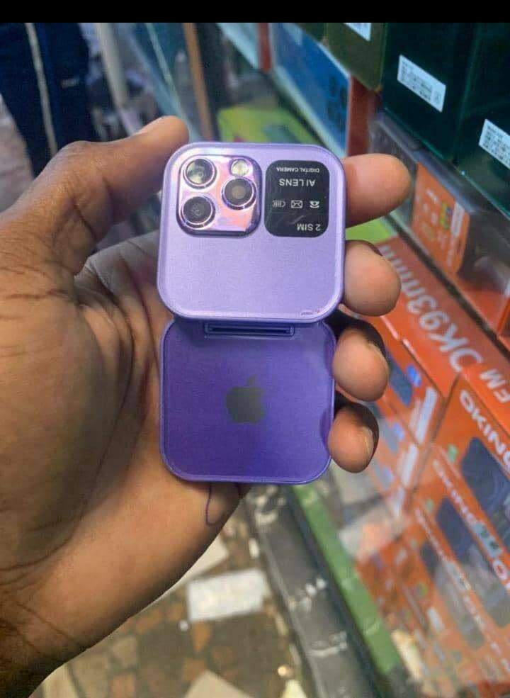 Téléphone à clapet i16