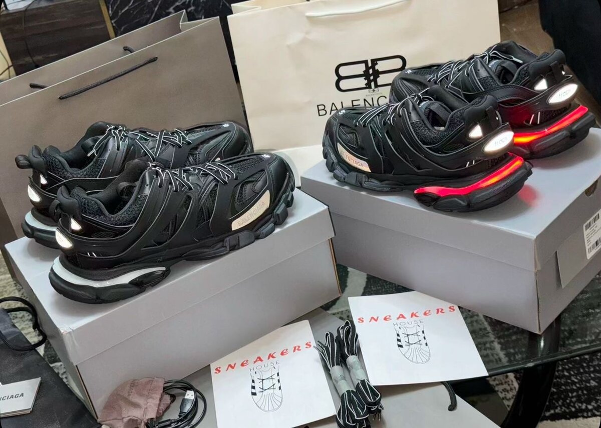 Balenciaga Sneakers Ultra-Modern