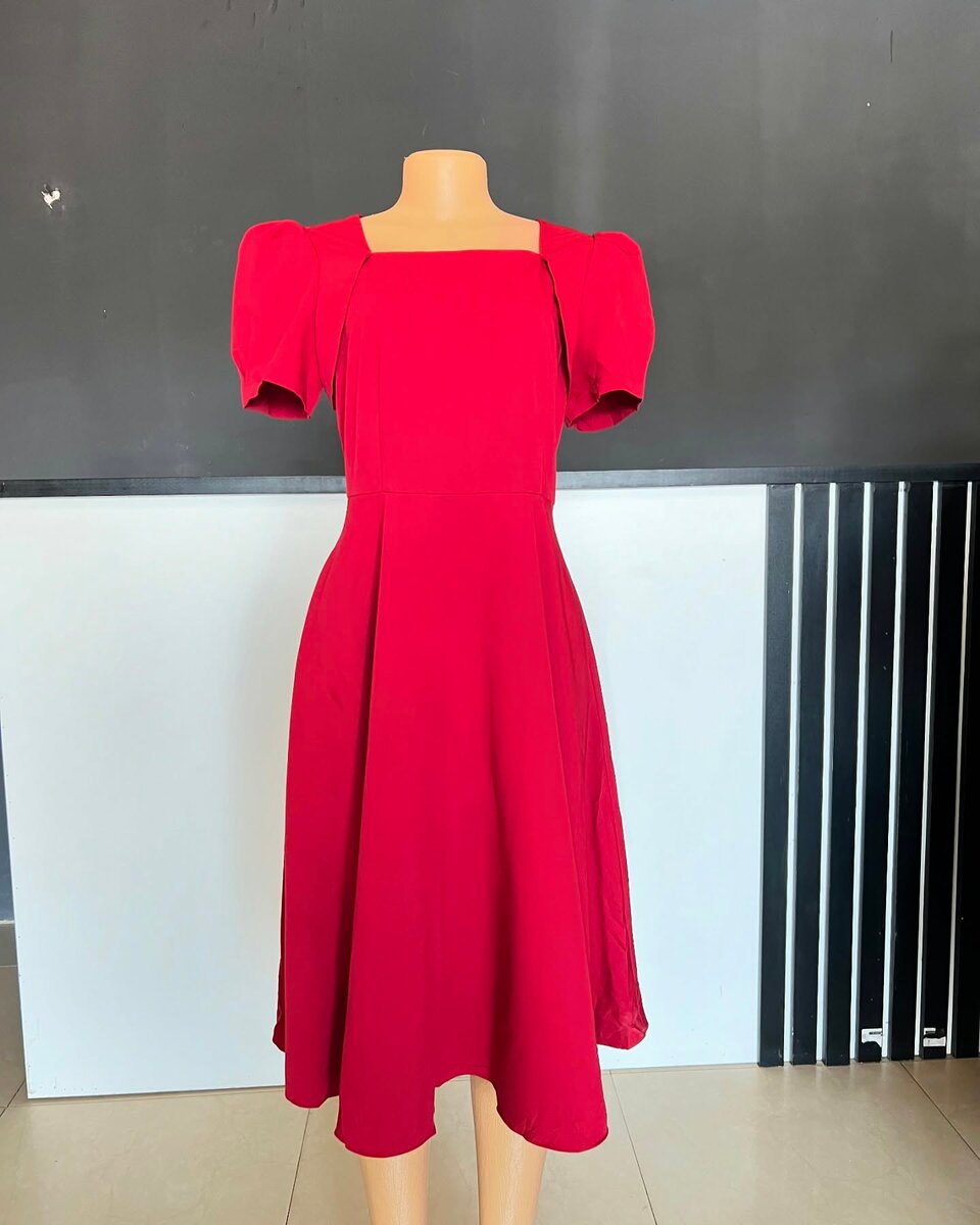  women's beautiful dress 