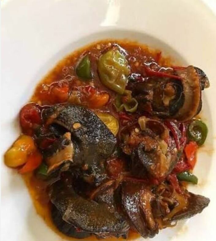 Escargots épicés en sauce tomate