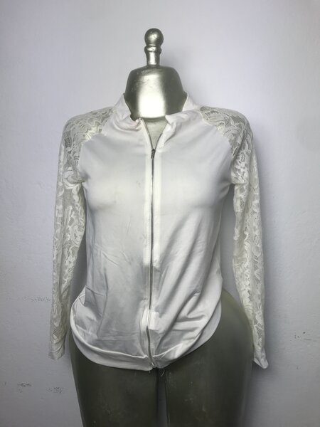 Veste zippée en dentelle blanche