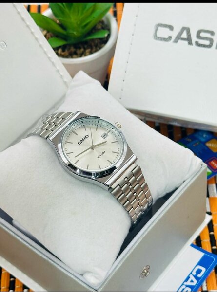 Montre casio authentique